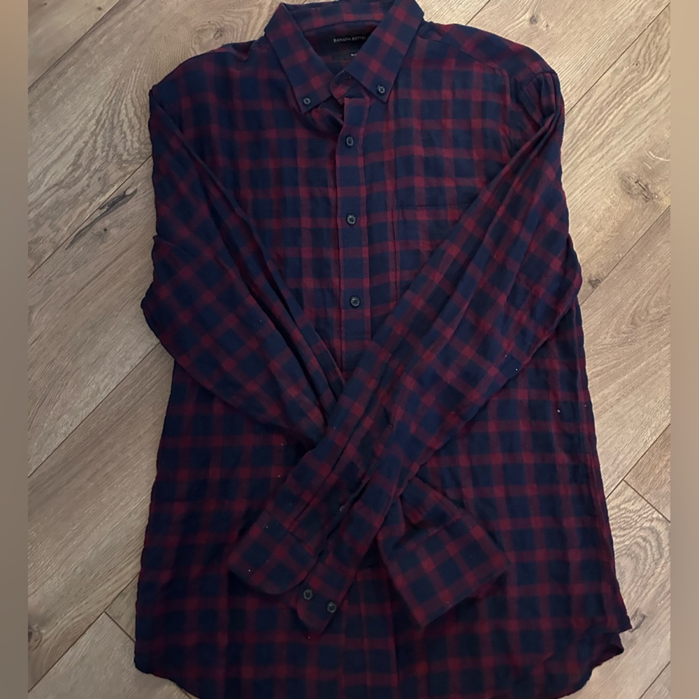 Banana Republic Blue and Red Casual Button Down Shirt